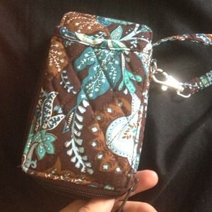 ✋SOLD IN BUNDLE✋Like New Vera Bradley Wristlet