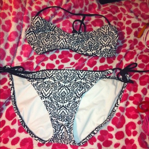 Black & white bikini