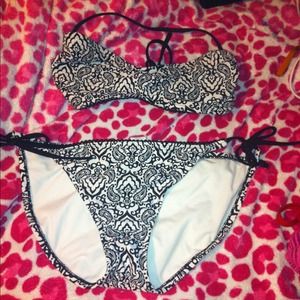 Black & white bikini