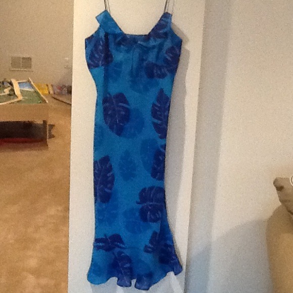 Dress - Picture 2 of 2