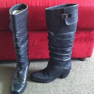 Black boots used 3 times