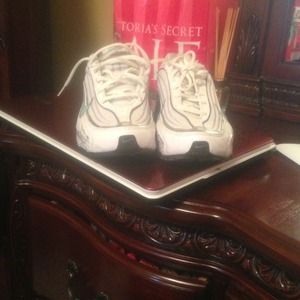 new nike shox  shoes!! Reduced price