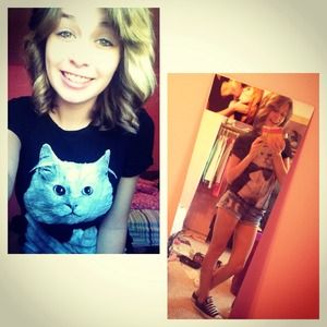 Black forever 21 cat shirt!