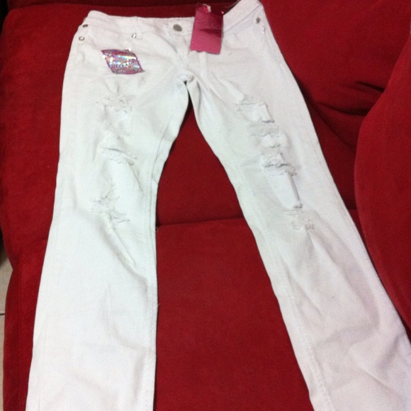 💜NWT Almost Famous Skinny Jeans💜