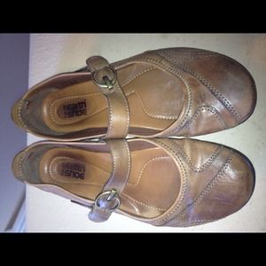 Reserved Earth Shoes for dazzled17