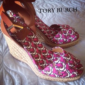 💯% authentic Tory Burch criss cross espadrilles