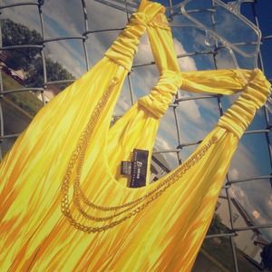 🚫sold🚫SEXY SUMMER yellow flirty top!