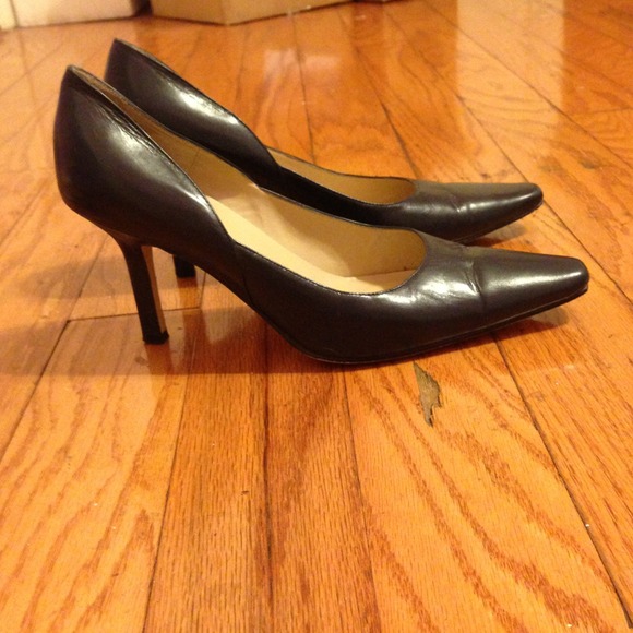 Dark navy blue business heels