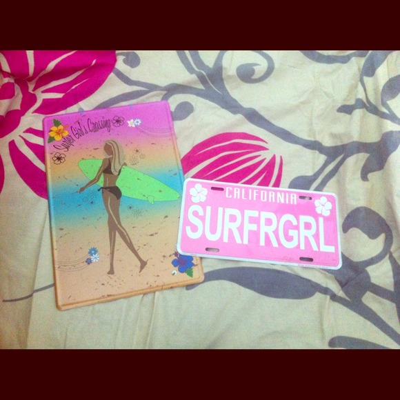 BUNDLE!!!! Surfer girl Tin Signs 👙🏄🌴