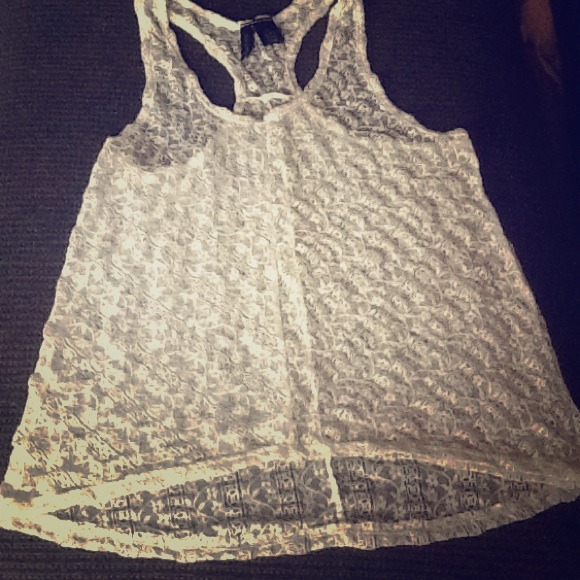 Weekend sale     Off white top size MED