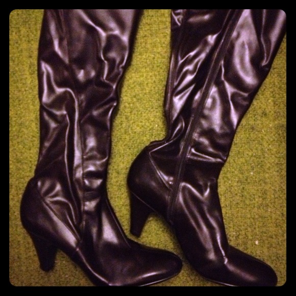 Fall pleather boots