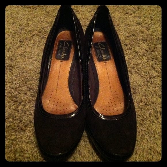 Clark's artisan collection brown suede pumps.