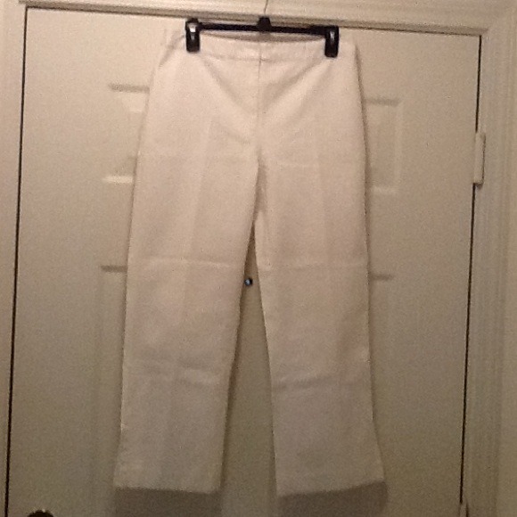 Peck and Peck Collection white capris