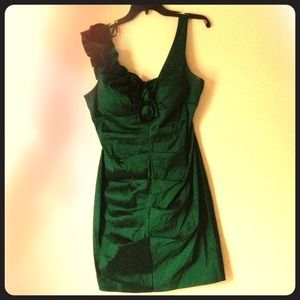 Emerald fitted dress