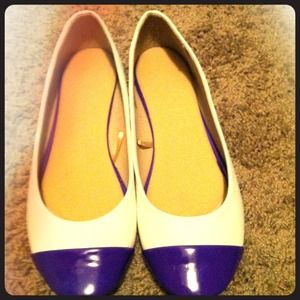 Rue 21 white with purple toe flats