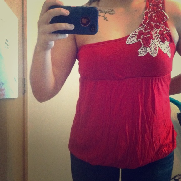 TRADED 👍👍 One shoulder red top