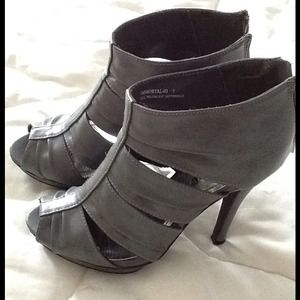 Grey heels zipper back size 7