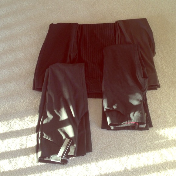 BUNDLE FOR @marizela81...5 pairs of express pants