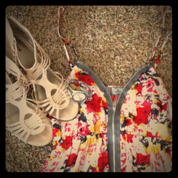 ⛔️ No longer available ⛔️Bright Floral Sundress