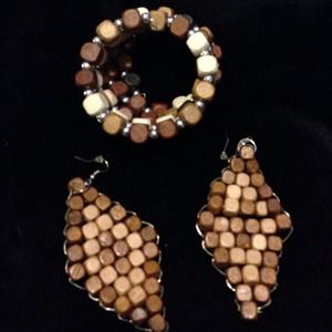 Wooden bracelet and earrings😍SOLD😍