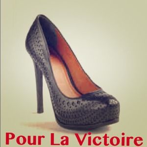 NWT Pour La Victoire Platform Pump 🚨price reduced