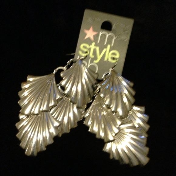Shell earrings - Picture 2 of 2