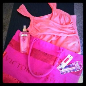 🌸Last day!8/4! All for 15!! VS BAG,DRESS ETC!