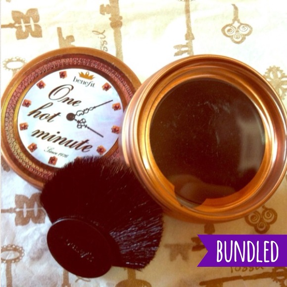 SOLD Benefit. One Hot Minute. Face Powder