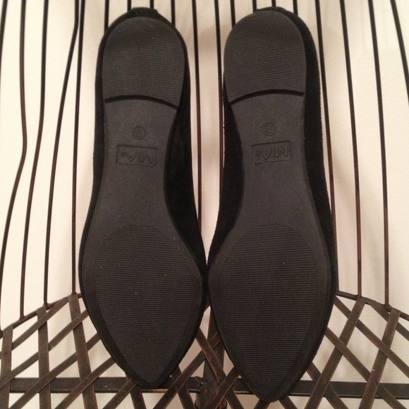 ❗️❗️SOLD❗️❗️MIA genuine suede leather slip-ons - Picture 3 of 3