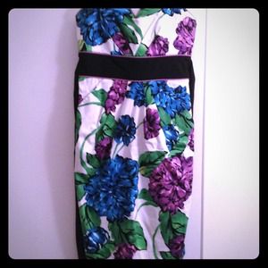 Sweetheart neckline form fitted dress