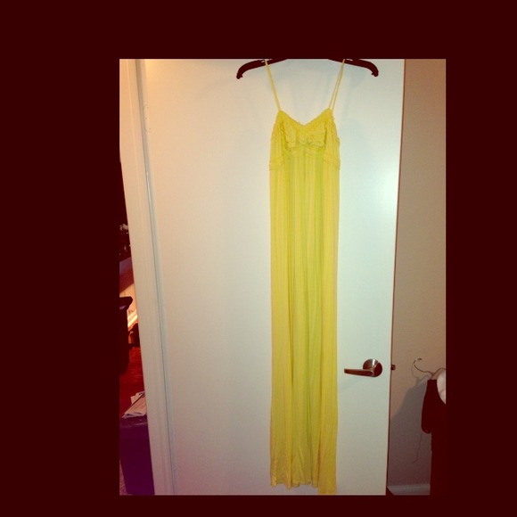 Bright yellow maxi dress !!