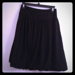 Black balloon skirt