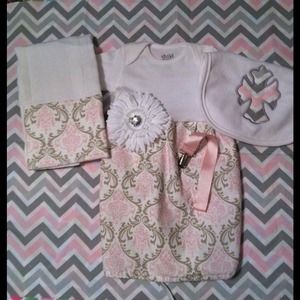 Infant gown set