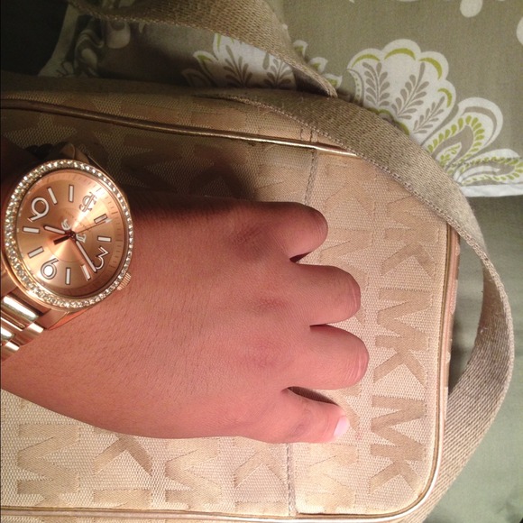 🚫SOLD Additional pics of Michael kors crossbody🚫 - Picture 1 of 4