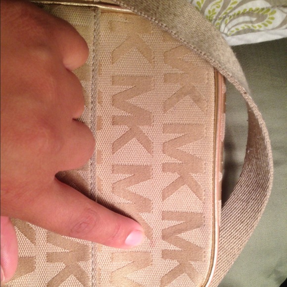 🚫SOLD Additional pics of Michael kors crossbody🚫 - Picture 2 of 4