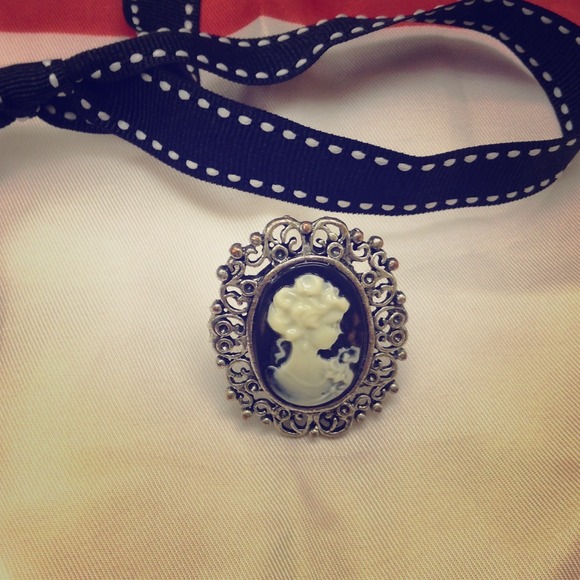 Gorgeous Victorian Style Ring