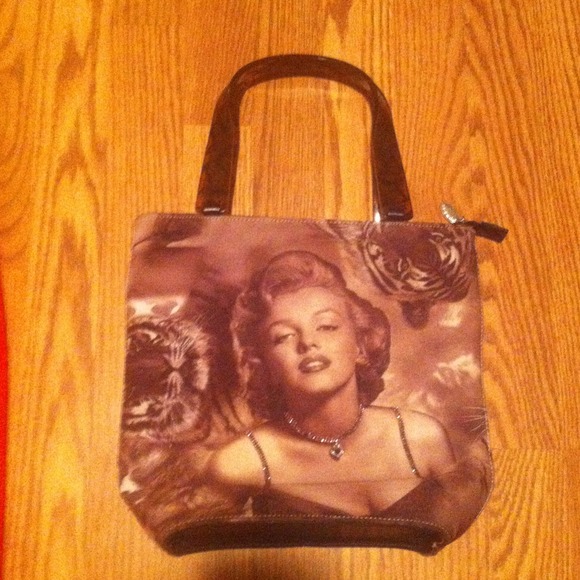 Marilyn Monroe purse and dust bag