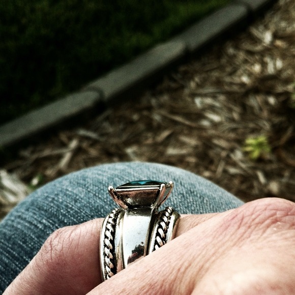 🌀🌀SOLD🌀🌀Beautiful Blue stoned Silver Rings - Picture 3 of 4