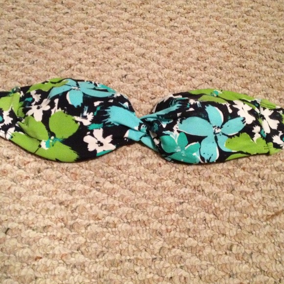 Super cute bikini bundle! 3 tops for $8! - Picture 4 of 4