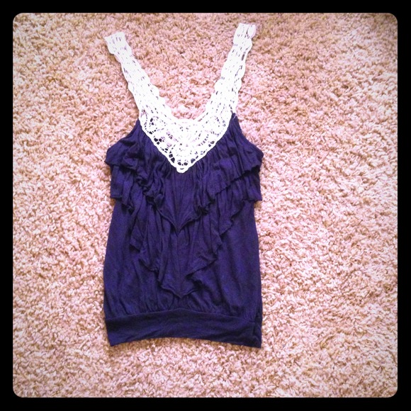 👍Reduced👍Crotchet strap ruffle tank - Picture 1 of 1