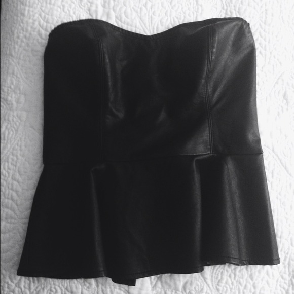 🎯SOLD🎯Leather peplum top - Picture 2 of 3