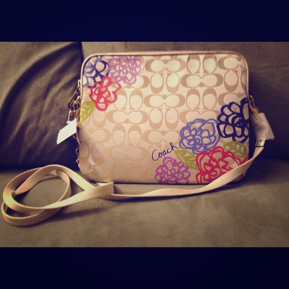 Coach Handbags - Hold❗💯% Coach iPad case/Bag!! Brand new