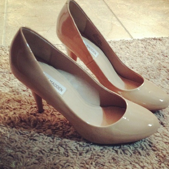 Steve Madden nude patent heels - 8.5