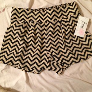 NWT small chevron shorts!!!
