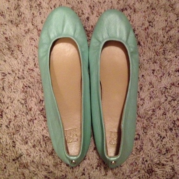 NY&co Mint Green Flats - sz 9, brand new!