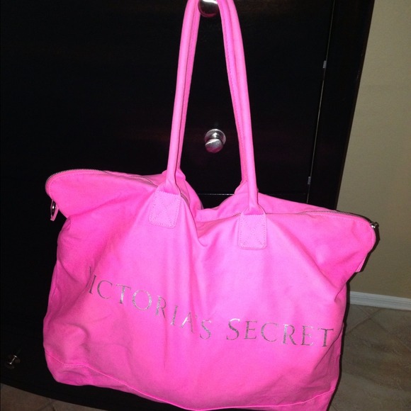 Gorgeous large tote from VS! Barely used. Perfect.