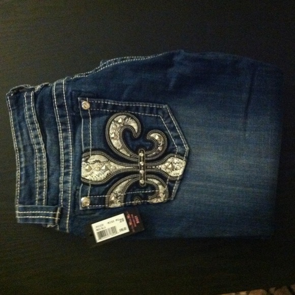 🎉SAVE FOR MOMMY C new!! Miss Me Jeans!🎉