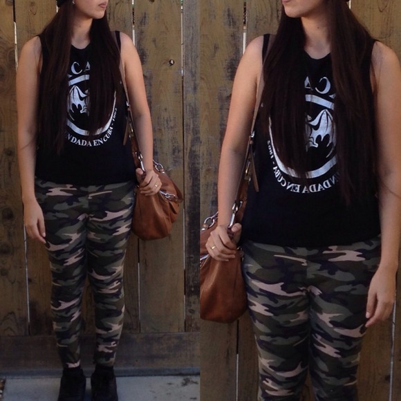 REPOSTING MY Camouflage leggings👌@chroniccarra😍 - Picture 3 of 3