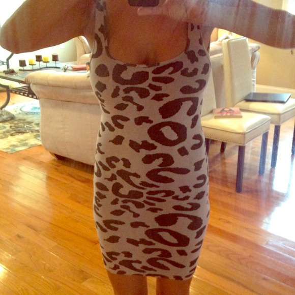 BEBE LEOPARD /LIGHT PINK RAYON/spandex knit dress
