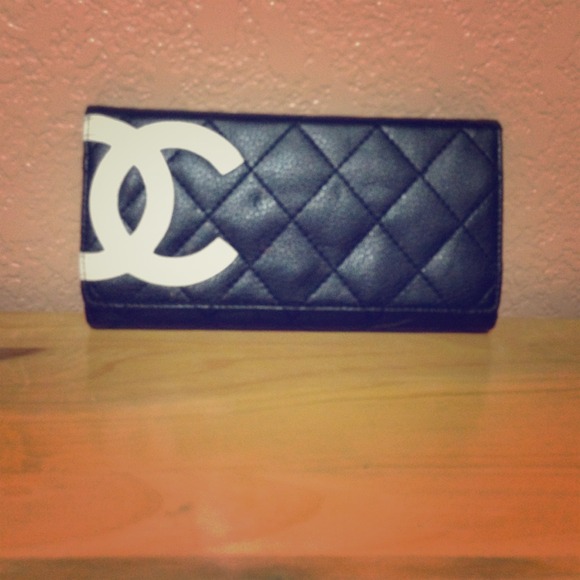 Great rarely used Chanel Checkbook wallet